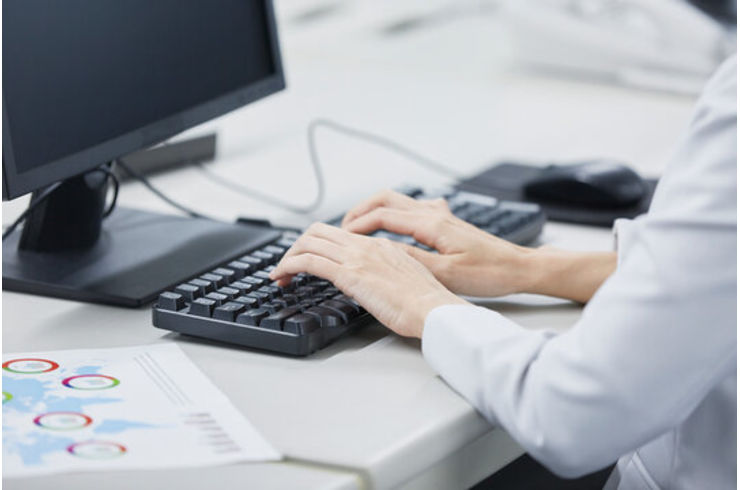 책상 작업 어깨 결림 요통