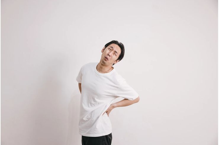 허리 통증 허리가 아프다.