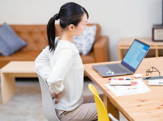 책상 작업 굳어지다